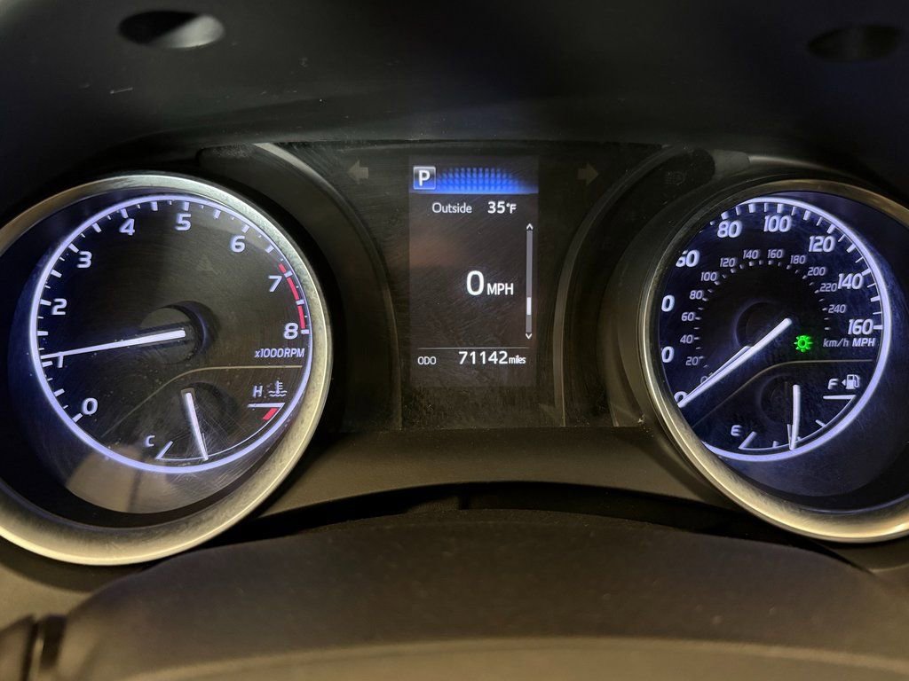 Used 2018 Toyota Camry LE FWD image 9