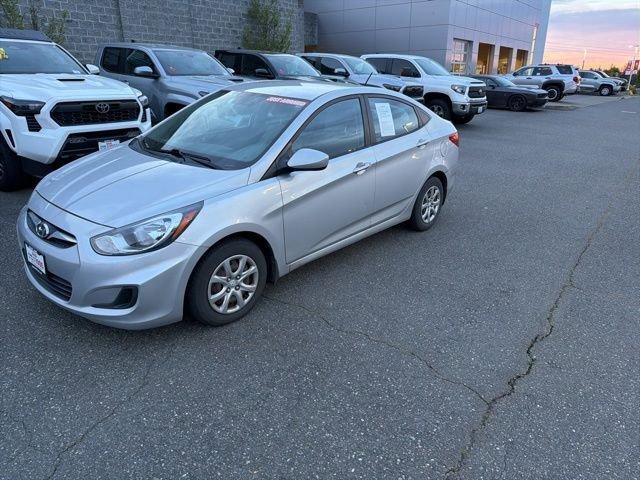 Used 2013 Hyundai Accent GLS FWD image 5