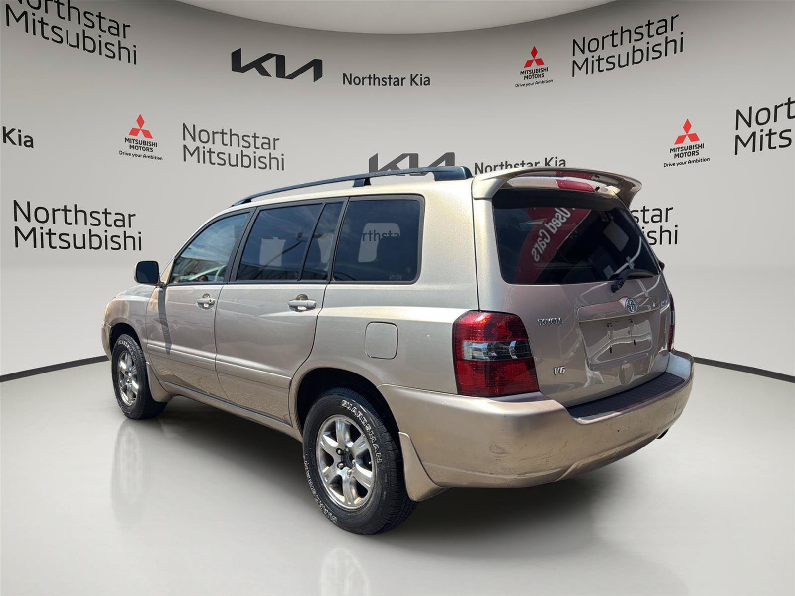 Used 2004 Toyota Highlander 2WD V6 image 3