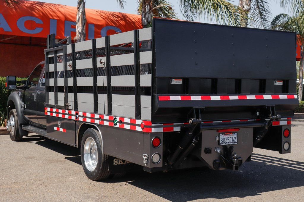 Used 2016 Ford F550 4x4 Crew Cab Super Duty w/ XLT Interior Package image 6