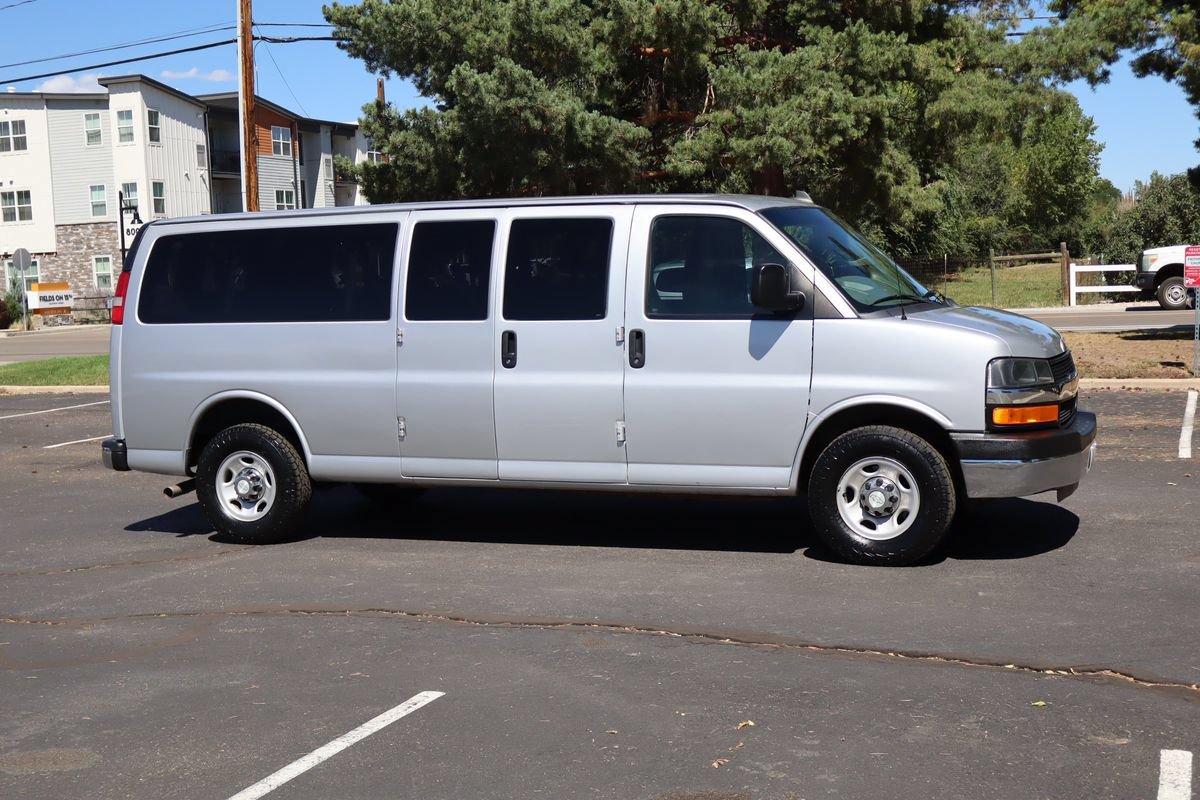 Used 2016 Chevrolet Express 3500 LT w/ LT Preferred Equipment Group RWD image 2