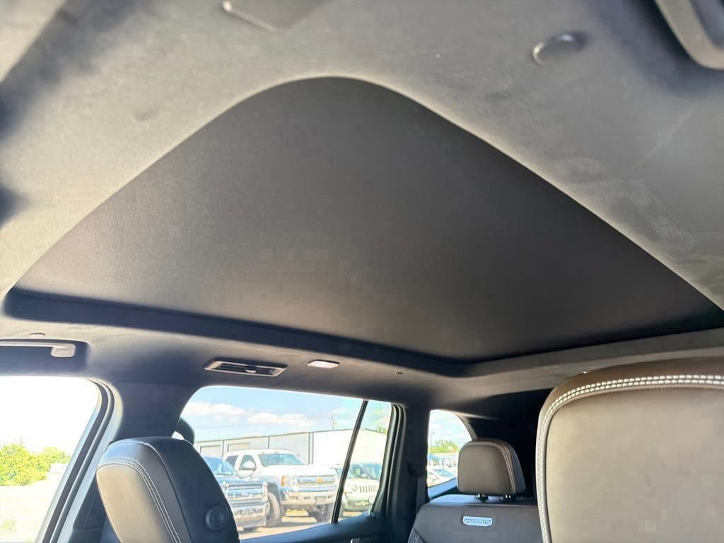 New 2026 GMC Acadia Denali Ultimate w/ LPO, Floor Liner Package AWD/4WD image 24