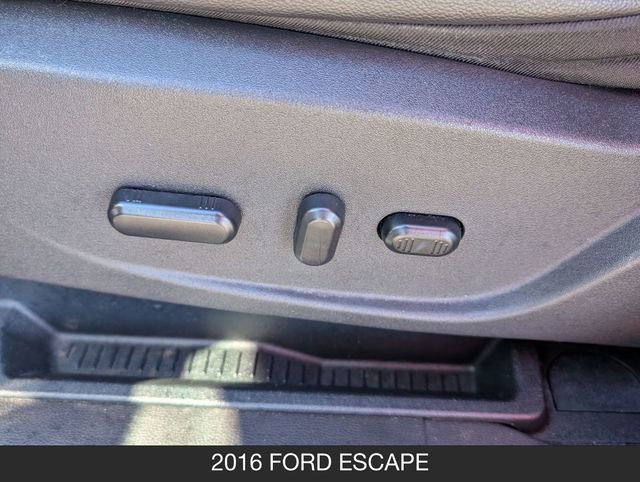 Used 2016 Ford Escape Titanium FWD image 11