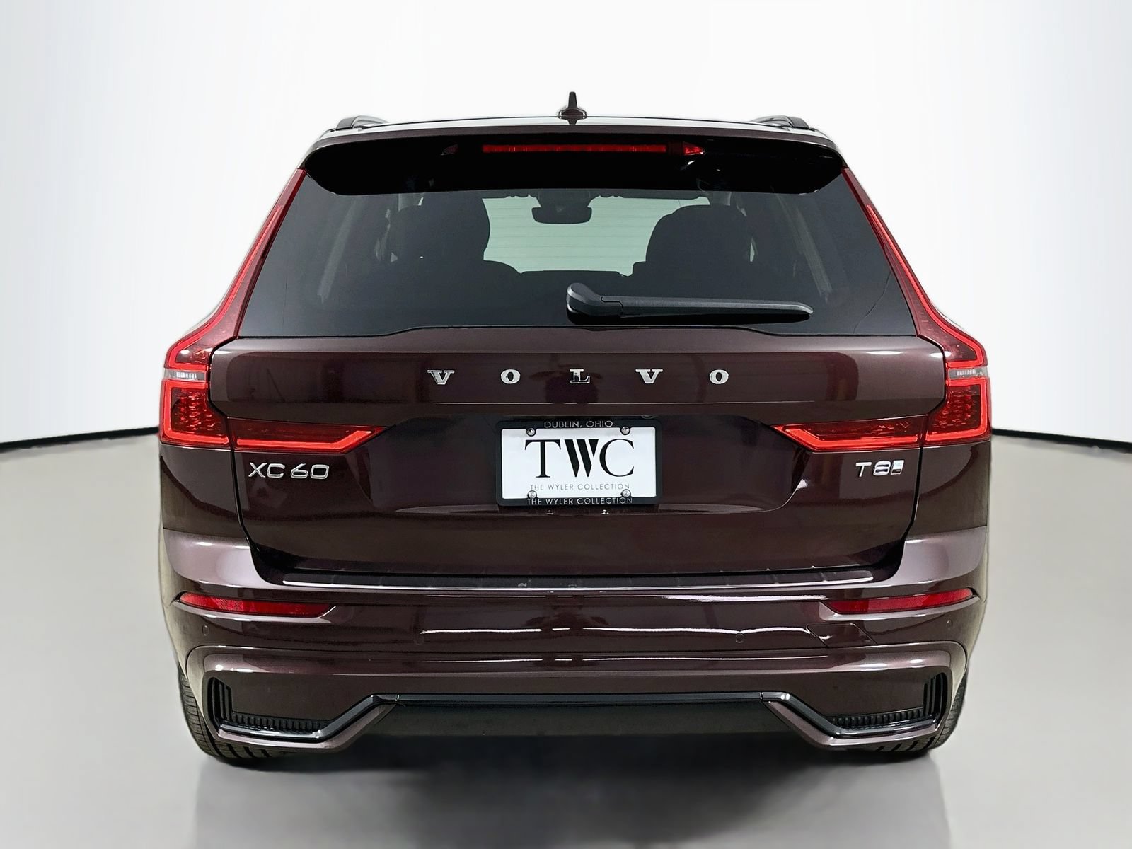 New 2026 Volvo XC60 T8 Plus w/ Protection Package Premier AWD/4WD image 6