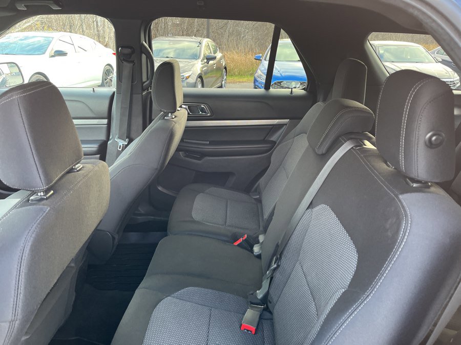 Used 2018 Ford Explorer XLT image 6