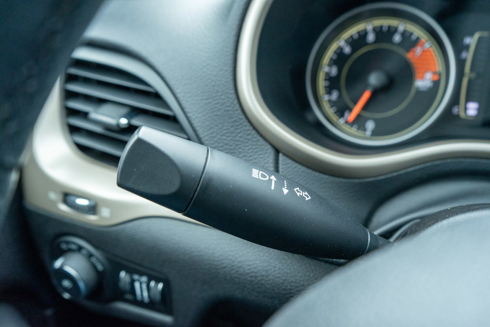 Used 2017 Jeep Cherokee Latitude w/ Cold Weather Group image 24