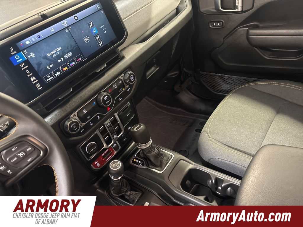 Used 2024 Jeep Wrangler Willys image 15