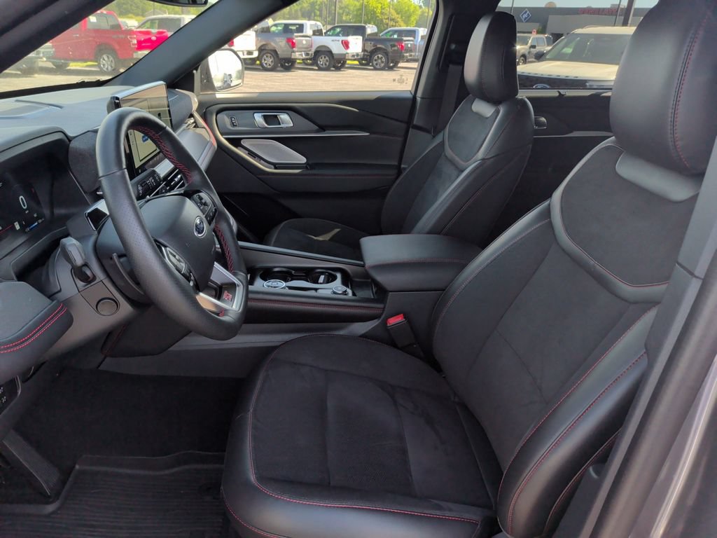 Certified 2025 Ford Explorer ST AWD/4WD image 4