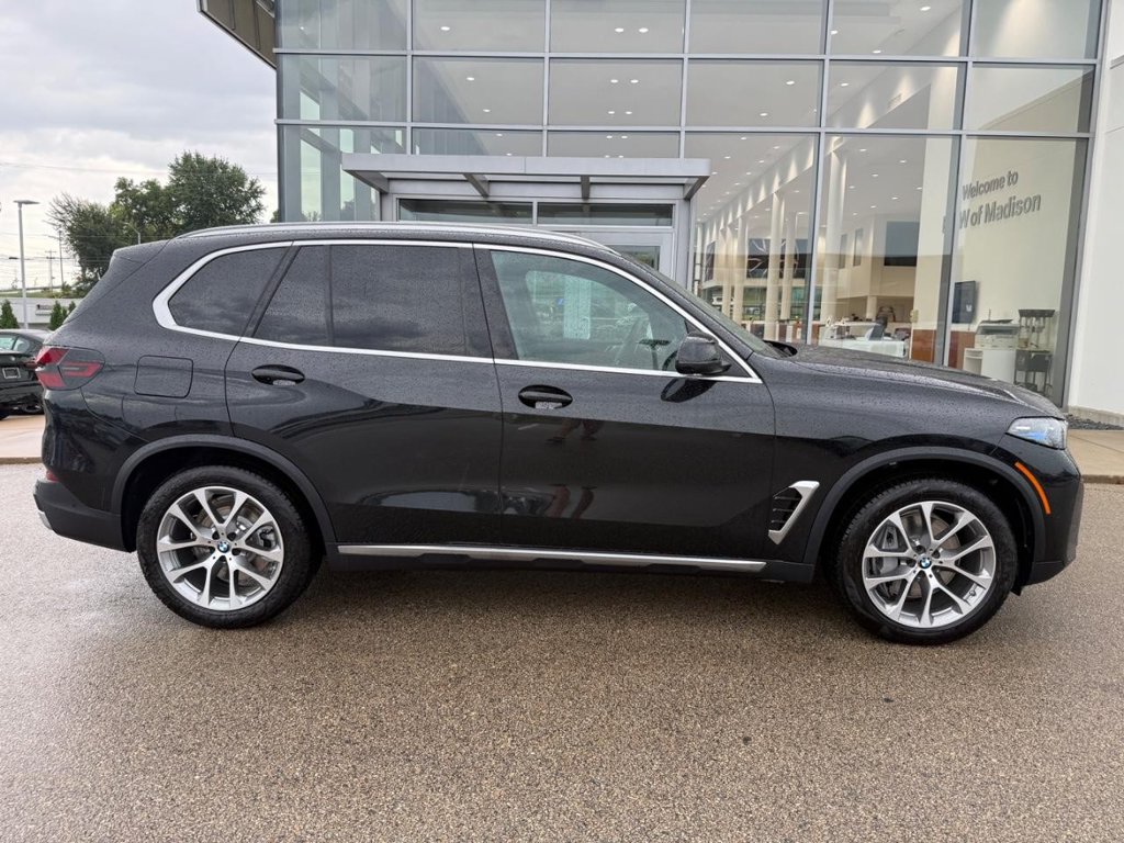 New 2026 BMW X5 xDrive50e AWD/4WD image 2