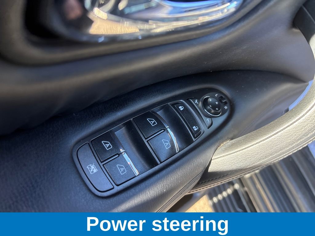 Used 2021 Nissan Armada SV w/ SV Appearance Package image 12