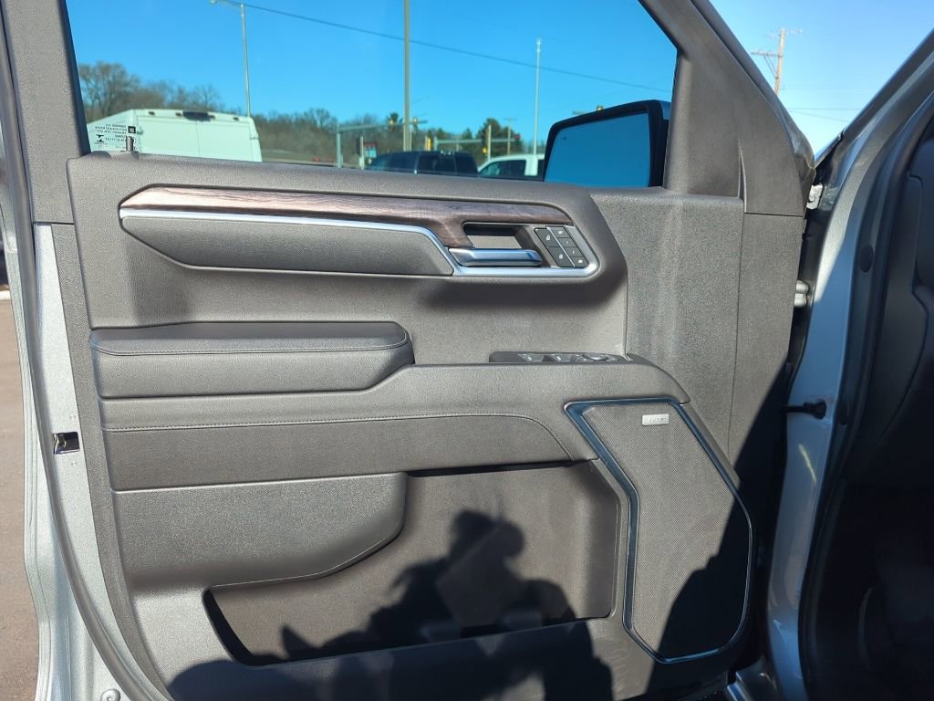 Used 2023 Chevrolet Silverado 1500 LTZ image 30