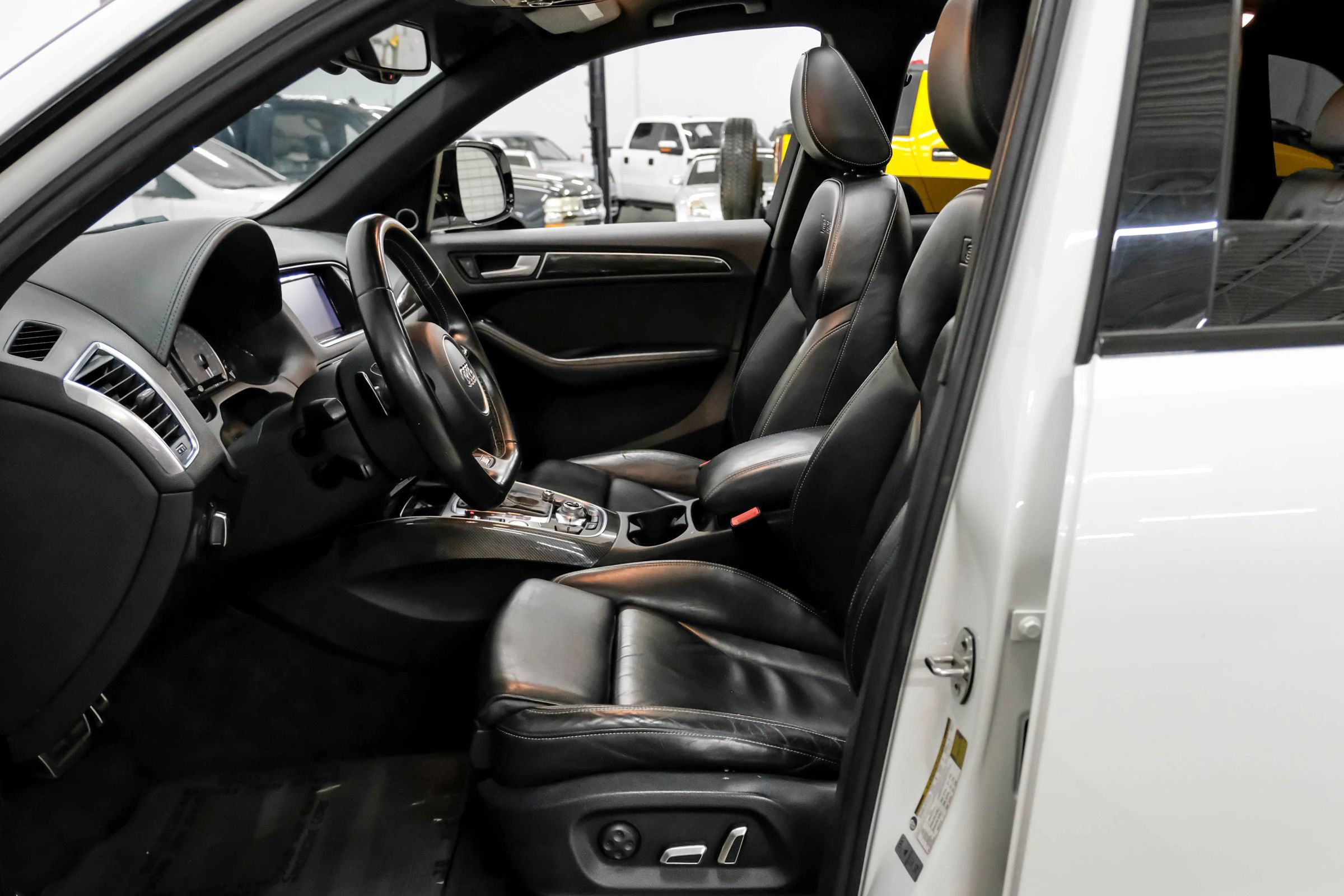 Used 2017 Audi SQ5 Premium Plus AWD/4WD image 3
