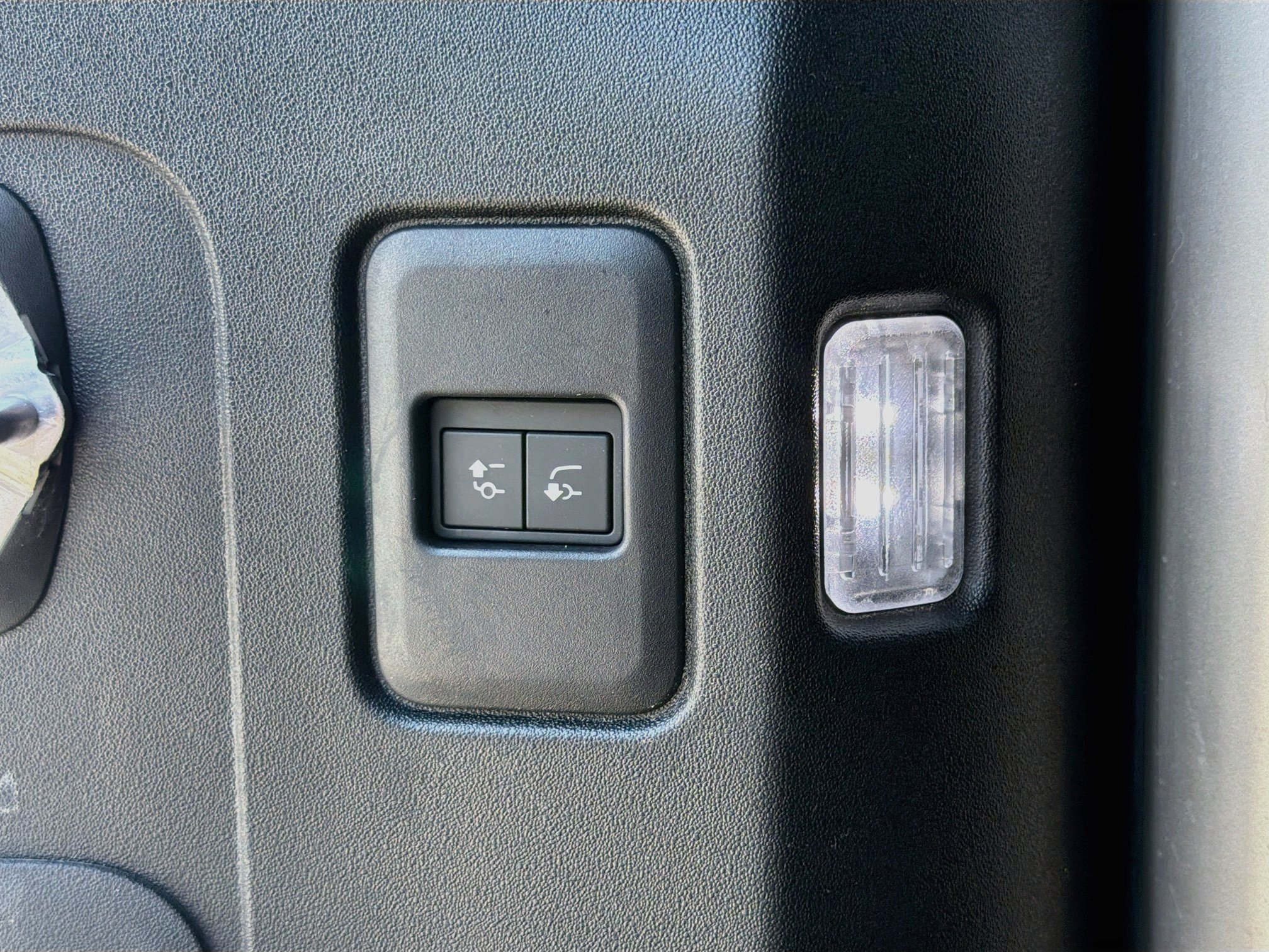 Used 2023 Land Rover Defender 110 X AWD/4WD image 46