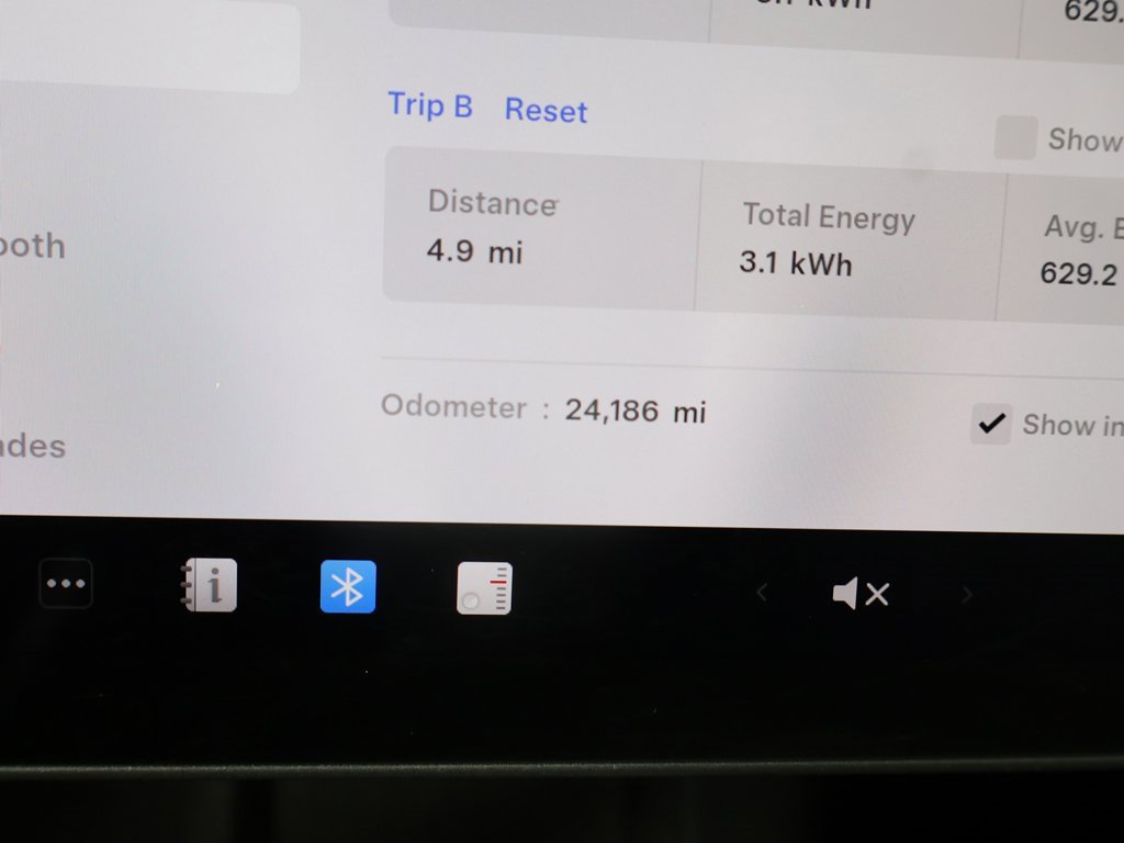 Used 2023 Tesla Model 3 Standard Range image 38