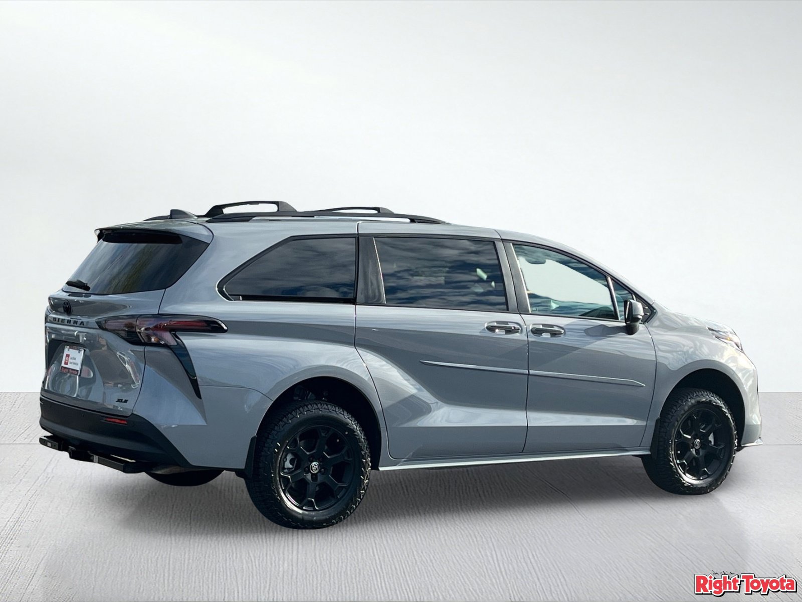 Certified 2025 Toyota Sienna XLE Woodland Edition AWD/4WD image 7