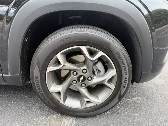 Used 2025 Chevrolet Trax LT w/ Driver Confidence Package FWD image 39