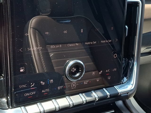 Used 2025 GMC Yukon XL Denali Ultimate AWD/4WD image 12