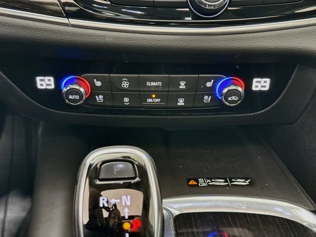 Used 2019 Buick Enclave Avenir w/ Avenir Technology Package AWD/4WD image 19