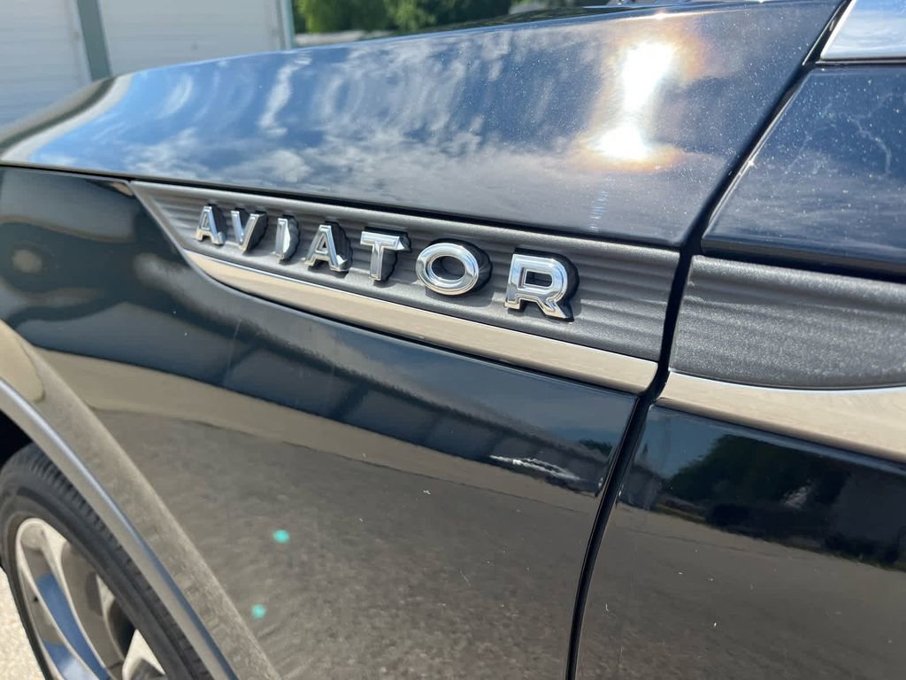 Used 2022 Lincoln Aviator Reserve w/ Equipment Group 201A image 10