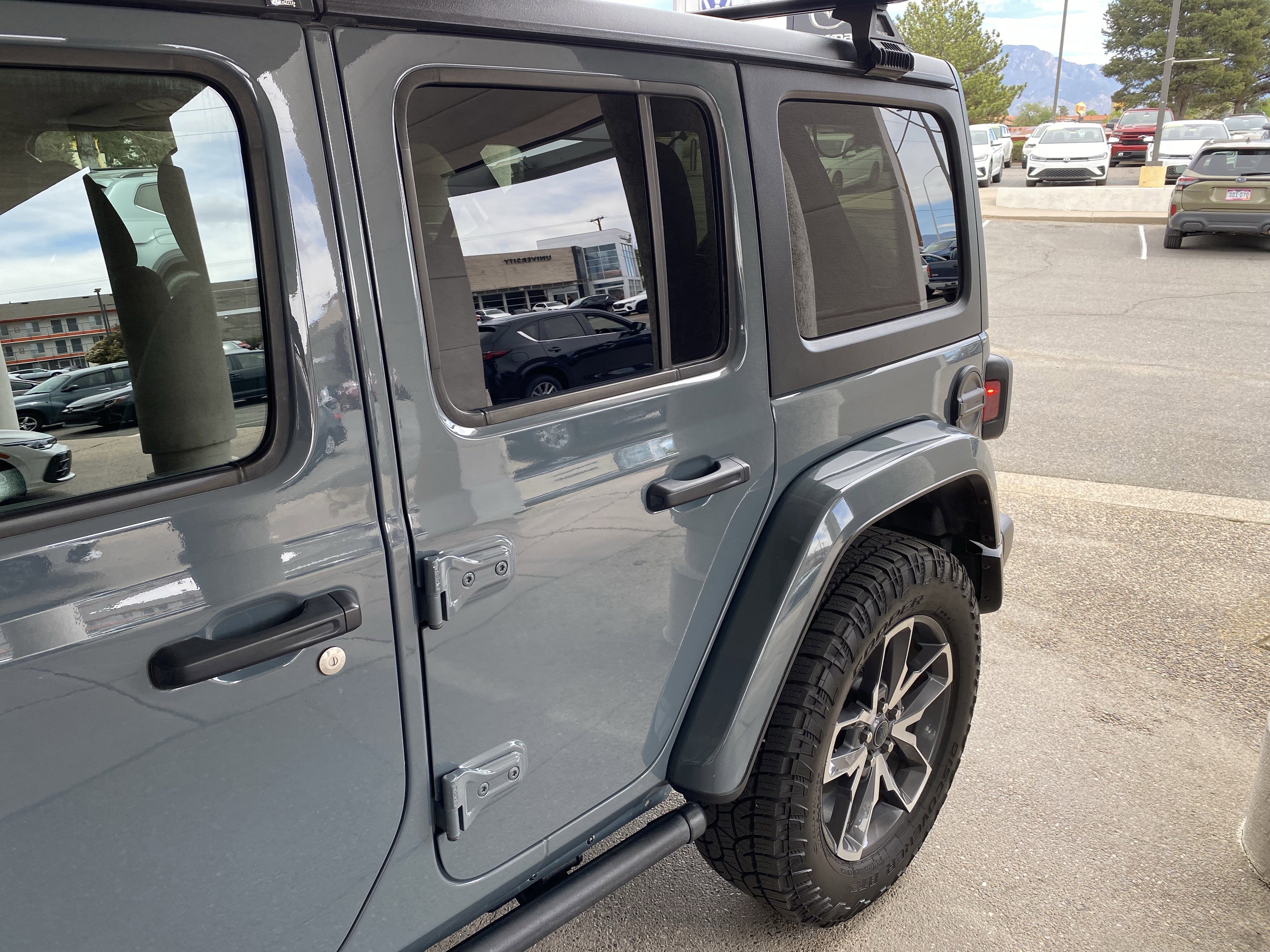 Used 2024 Jeep Wrangler Unlimited w/ Technology Group AWD/4WD image 85