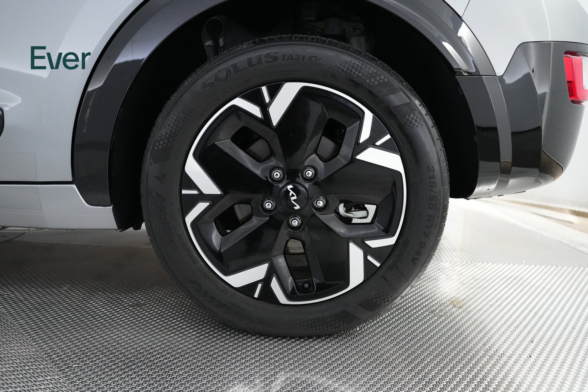 Used 2023 Kia Niro Wind w/ Wind Preserve Package FWD image 9