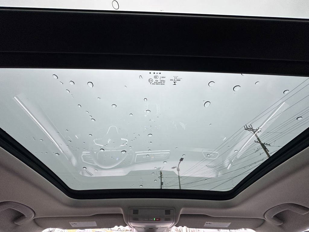 Used 2022 Volkswagen Tiguan SE image 24