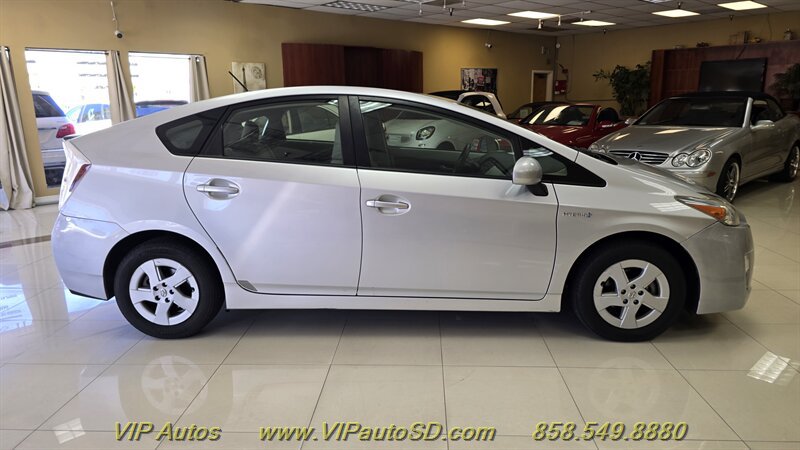 Used 2010 Toyota Prius Two FWD image 3