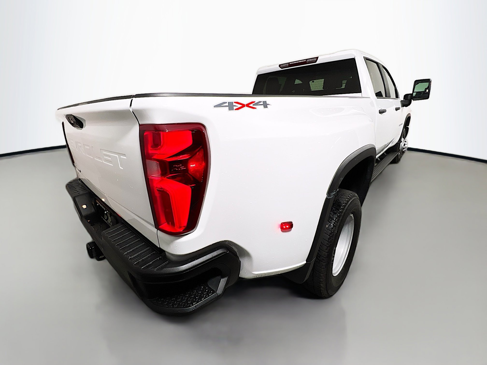 Used 2025 Chevrolet Silverado 3500 W/T image 4