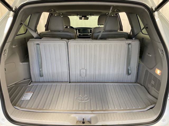 Used 2019 Toyota Highlander XLE image 7
