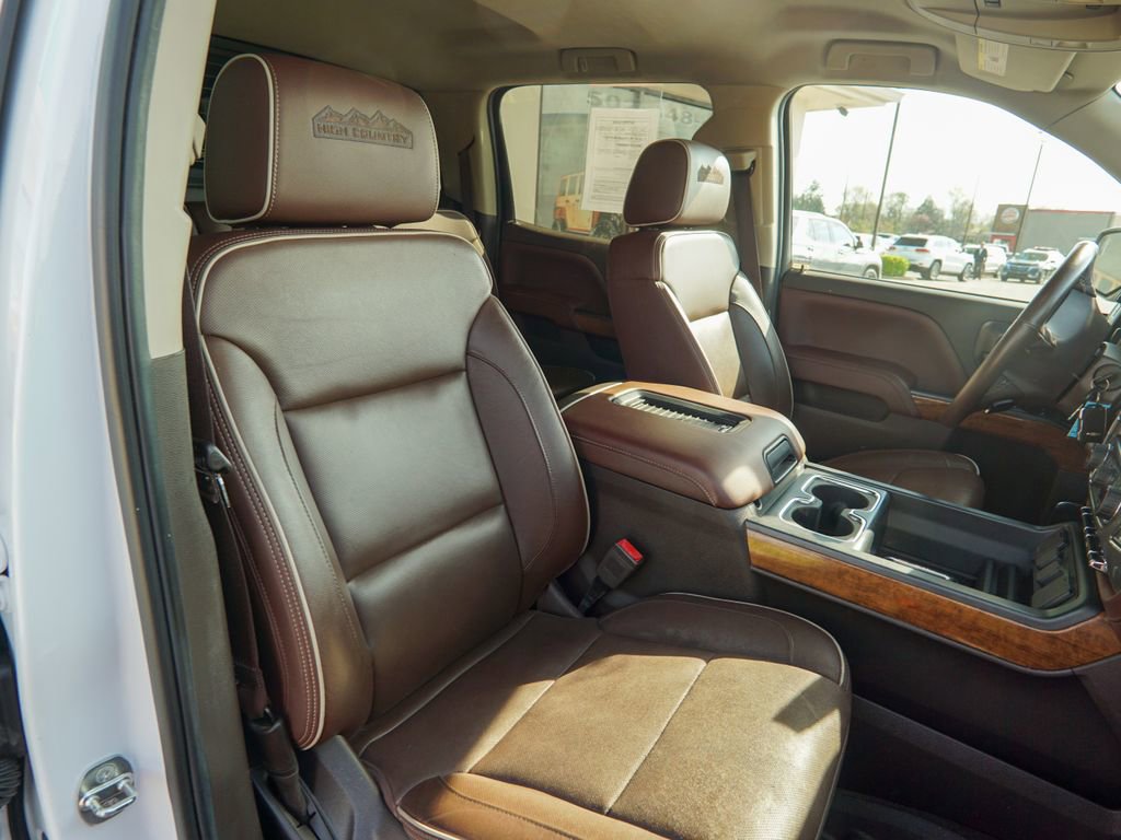 Used 2018 Chevrolet Silverado 1500 High Country image 30