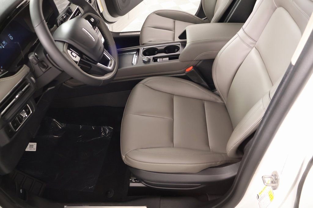 New 2026 Lincoln Corsair Premiere FWD image 12