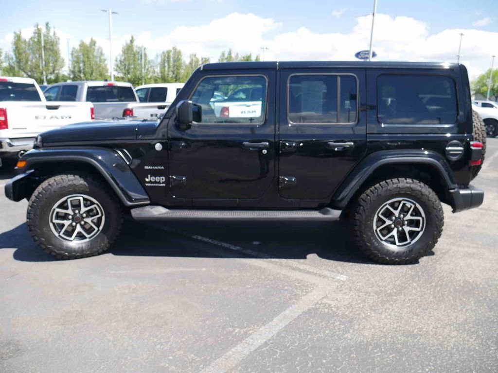 Used 2024 Jeep Wrangler Sahara w/ Technology Group AWD/4WD image 22