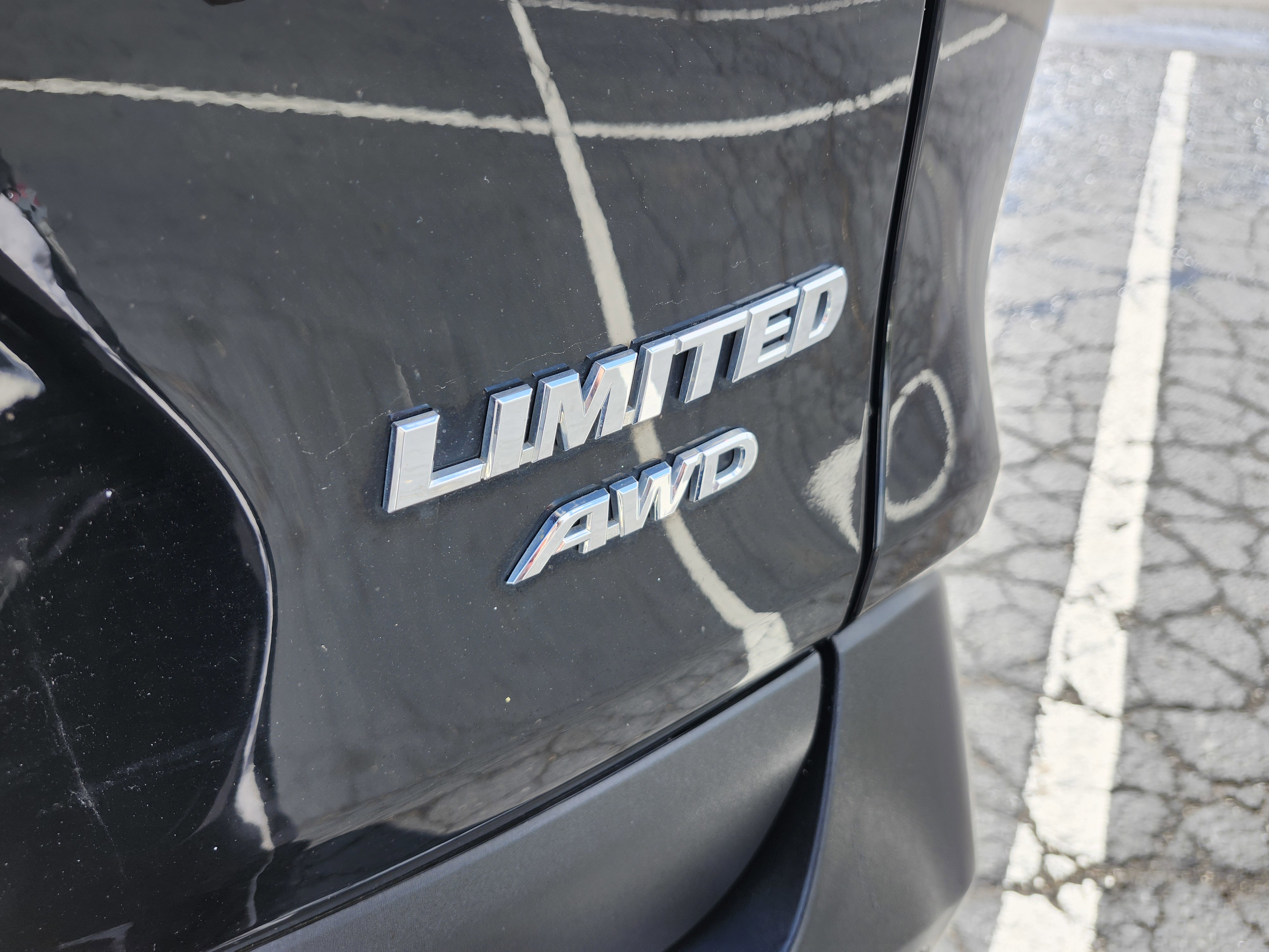 Used 2019 Toyota RAV4 Limited w/ Cold Weather Package AWD/4WD image 26