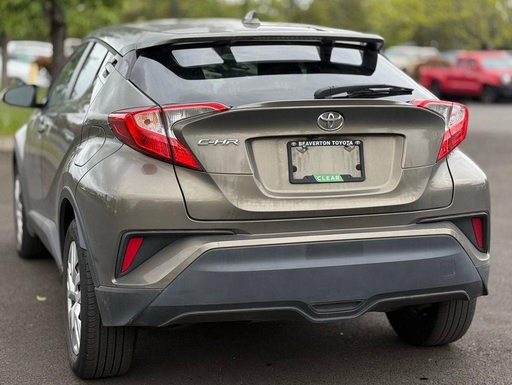 Used 2021 Toyota C-HR LE FWD image 3