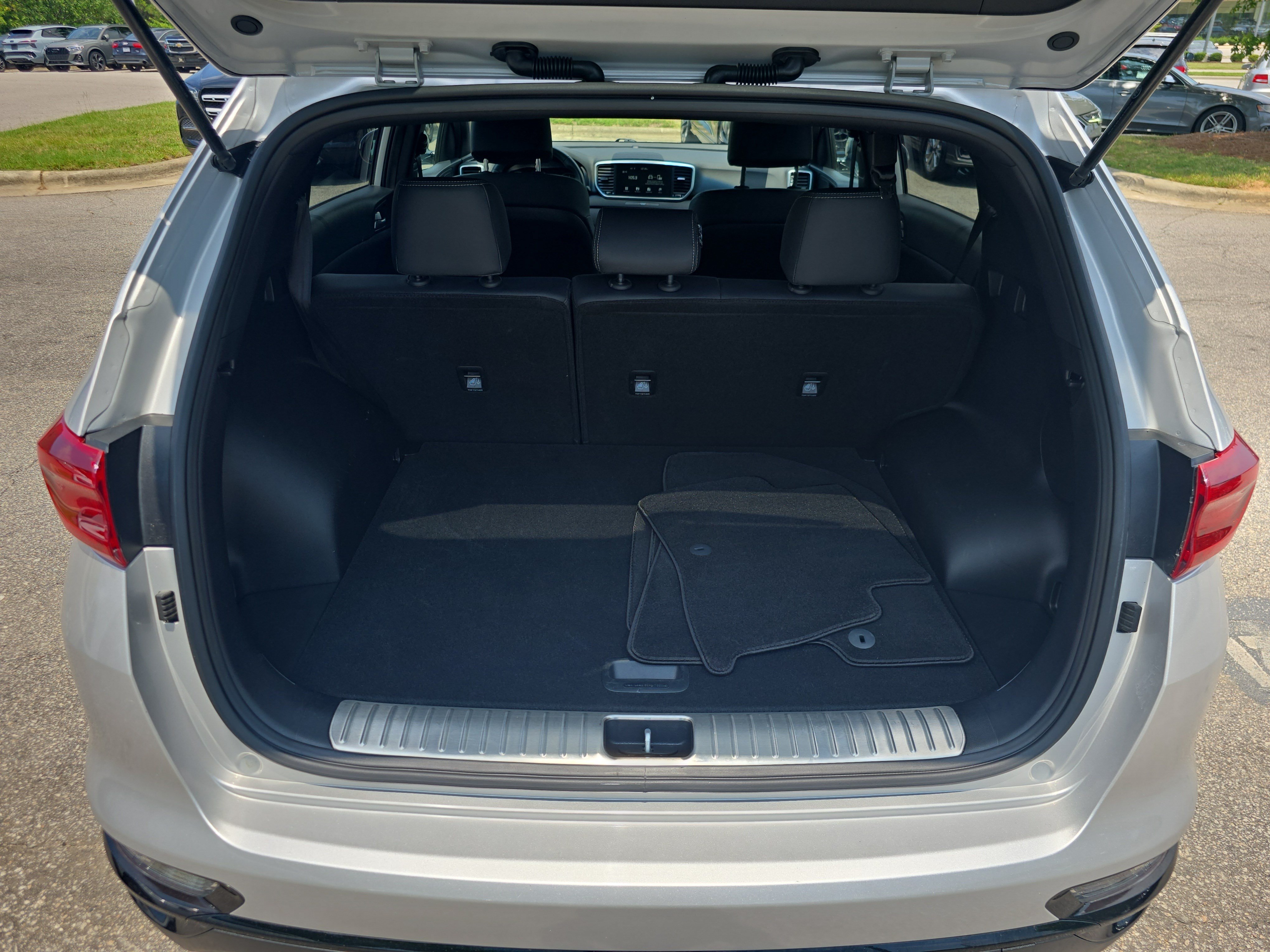Used 2022 Kia Sportage Nightfall Edition FWD image 12