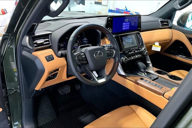 Certified 2025 Lexus LX 700h Luxury w/ Accessory Package (Z1) image 17