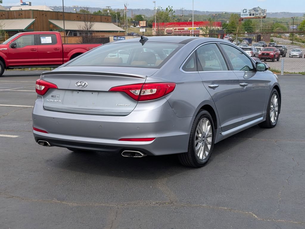 Used 2015 Hyundai Sonata Limited w/ Option Group 06 FWD image 6