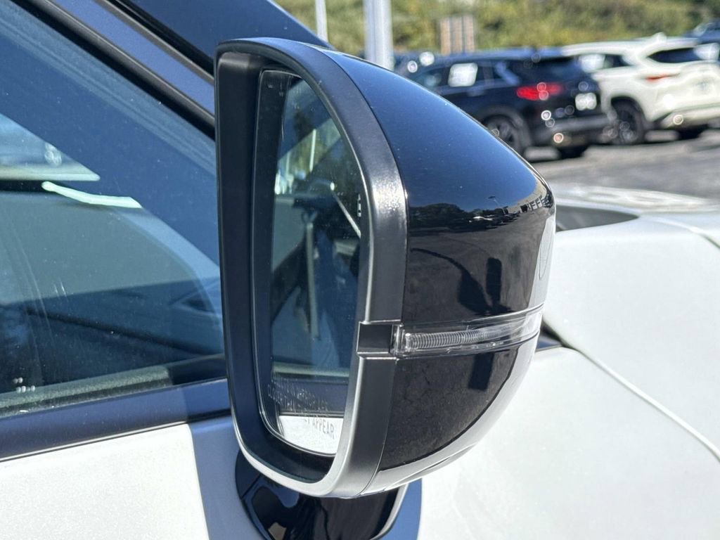 New 2026 INFINITI QX60 Luxe w/ Dark Cargo Package image 28