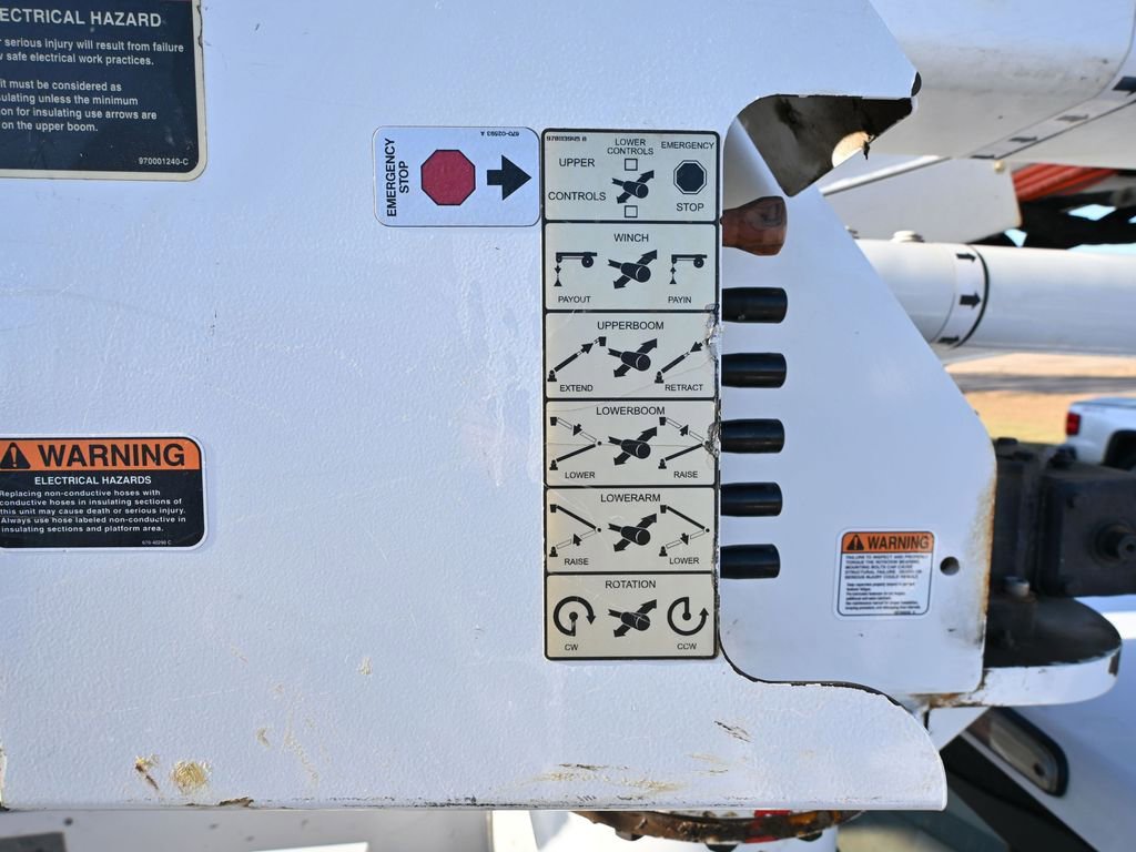 Used 2012 Ford F550 4x4 SuperCab Super Duty w/ Payload Upgrade Pkg image 67