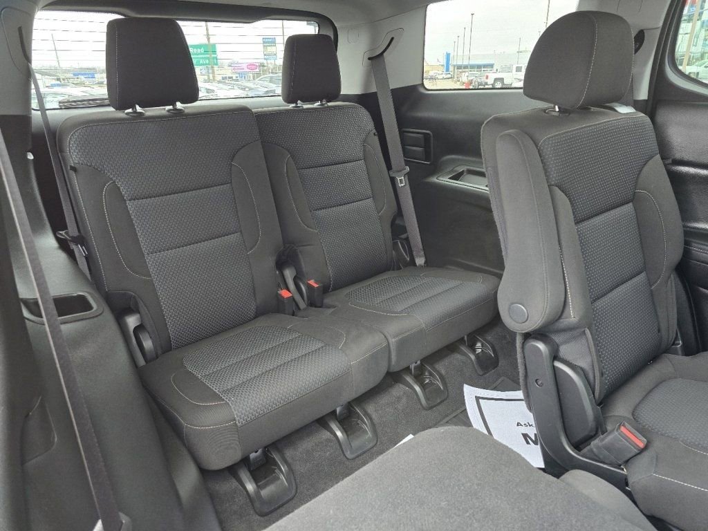 Used 2023 GMC Acadia SLE w/ Driver Convenience Package image 17