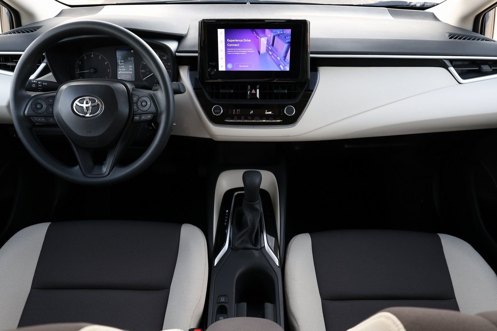 Used 2024 Toyota Corolla LE image 2