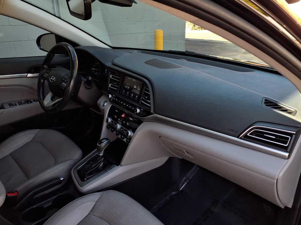 Used 2019 Hyundai Elantra Limited image 23