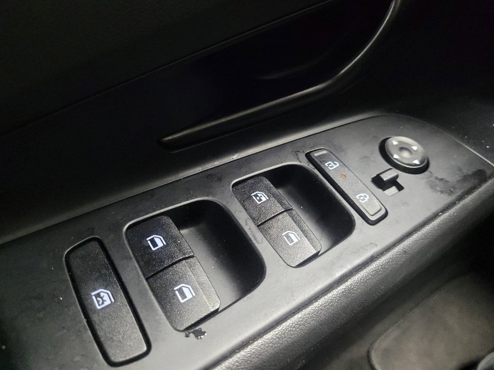 Used 2025 Hyundai Elantra Sport image 27