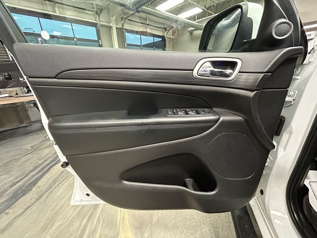 Used 2019 Jeep Grand Cherokee Altitude image 51