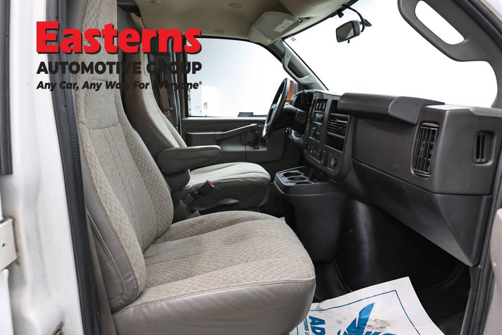 Used 2020 GMC Savana 3500 w/ Driver Convenience Package RWD image 23