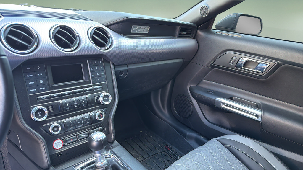 Used 2016 Ford Mustang GT RWD image 16