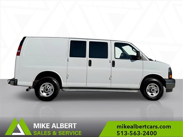Used 2022 GMC Savana 2500 w/ Driver Convenience Package image 3