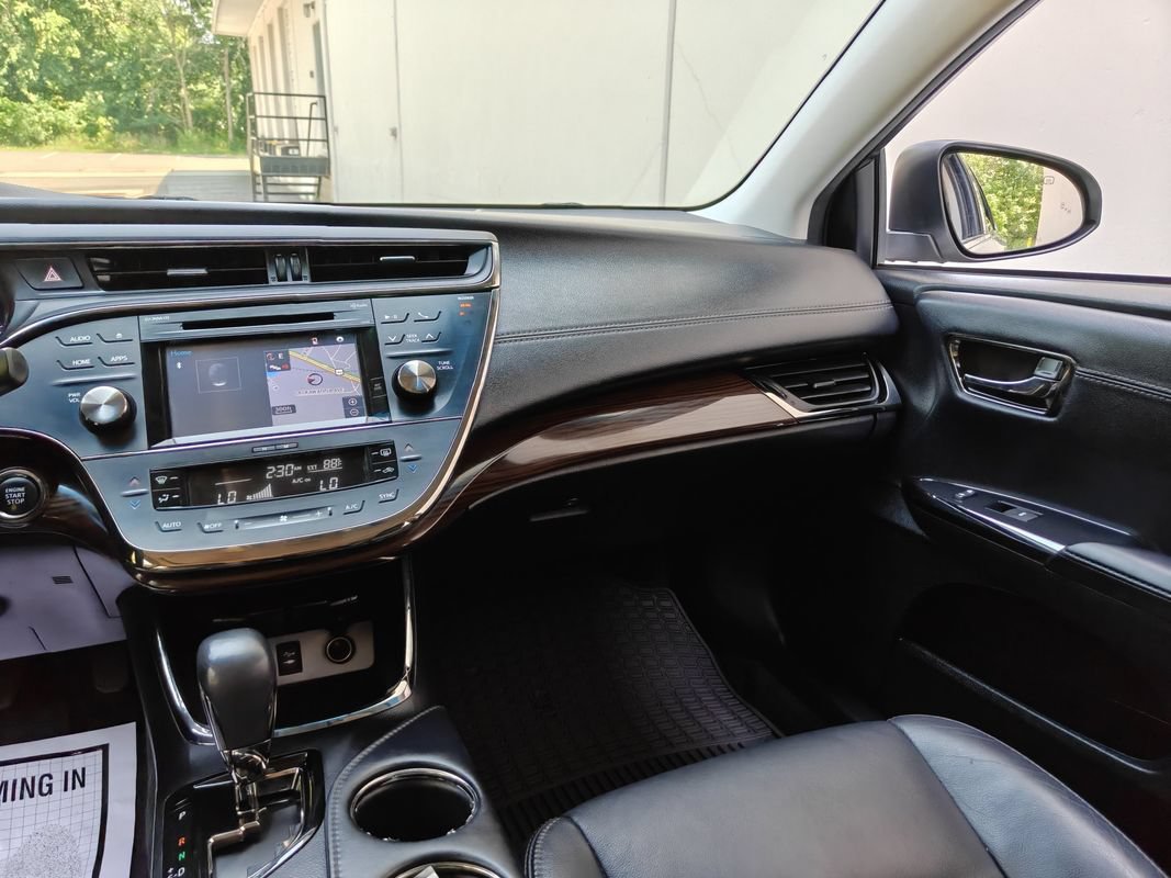 Used 2015 Toyota Avalon XLE Touring FWD image 21