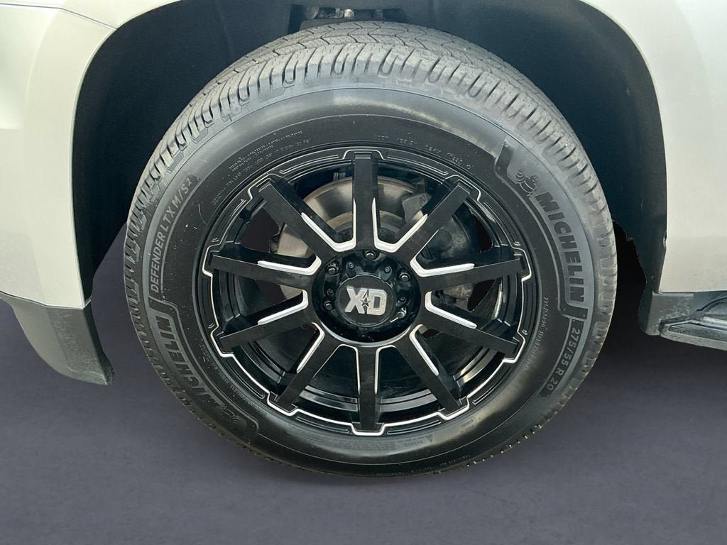 Used 2020 Chevrolet Tahoe Premier w/ Premier 6.2L Value Package AWD/4WD image 9