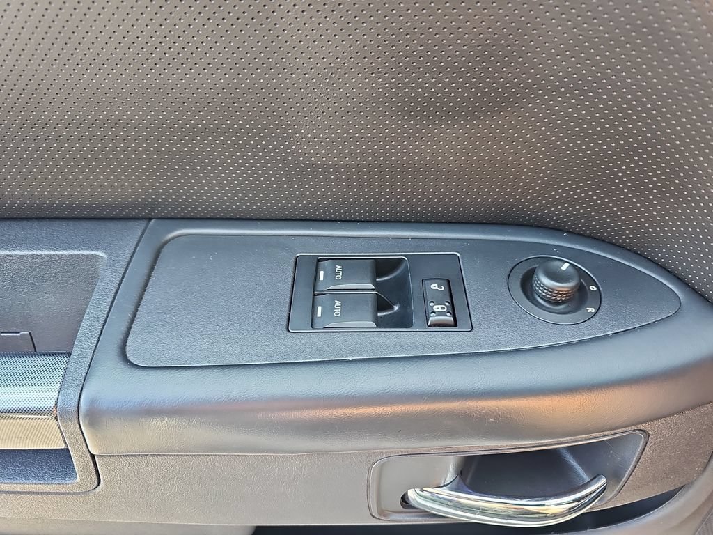 Used 2014 Dodge Challenger SXT Plus RWD image 25